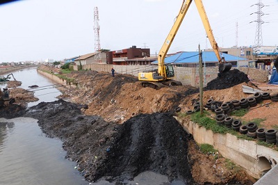 ?President visits Dredge Masters to inspect work on Odaw River dredging