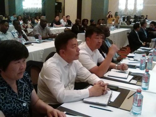Visiting Shandong Province delegation holds discussion with GIPC, GCCI