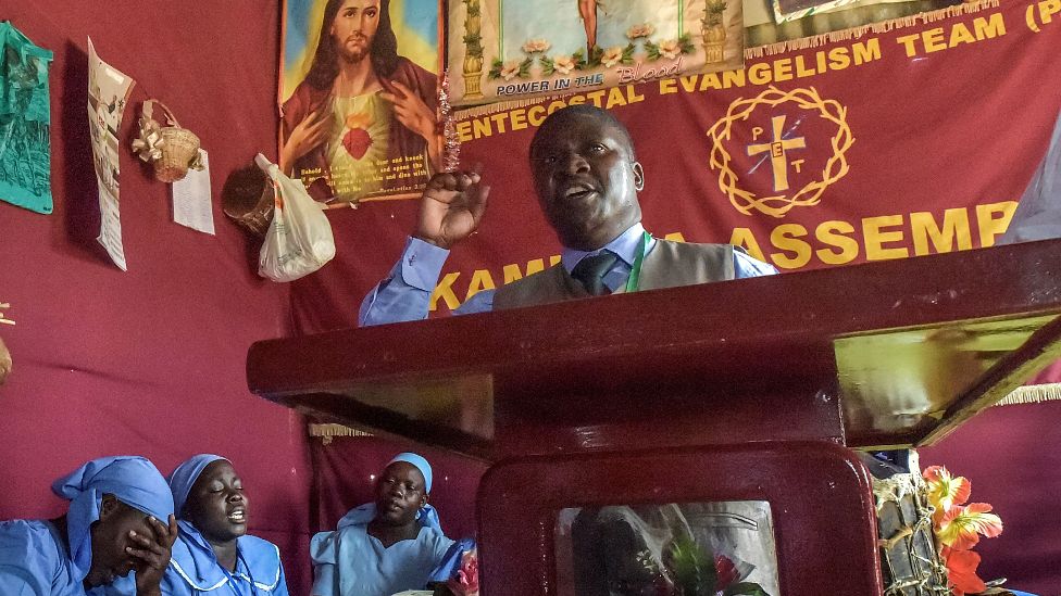 Why Kenyan churches are banning politicians from pulpits