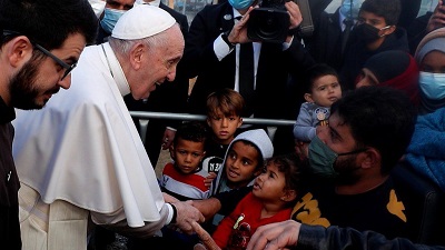• He pontiff met children in the Mavrovouni camp