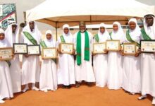 • Sheikh Yaajalal in the (middle) with the graduands