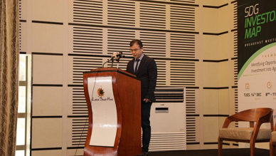 • Mr Khoshmukhamedov addressing the gathering