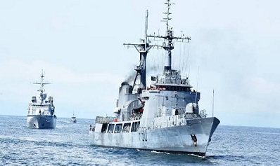 Suspected pirates detained on warship freed