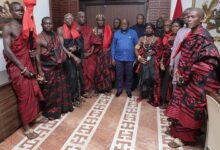 President Akufo-Addo (middle), with the delegation from Fodzoku Traditional Area