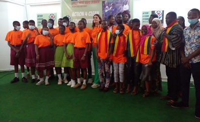 Participants and the students at the event