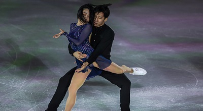 Chinese duo Sui Wenjing and Han Cong doing their own thing