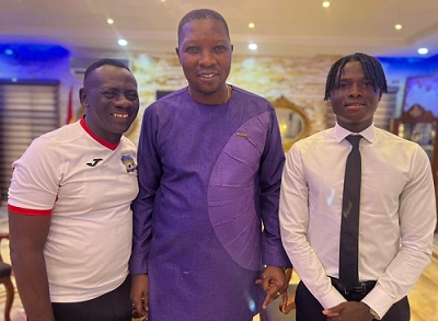 Dr Bortey flanked by Nkoom (right) and Akrobeto