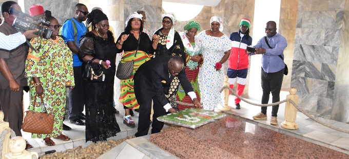 Mr Akwetey (middle) laying wreath on the tomb of the late Dr Nkrumah