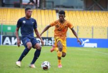 Cities Issaka Mohammed in a tussle for the ball with Bassit Seidu Photo Raymond Ackumey