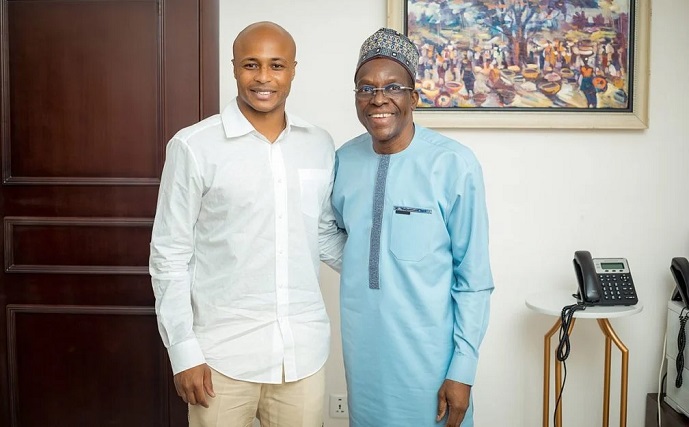 • Ayew poses with the Speaker of Parliament after the invitation