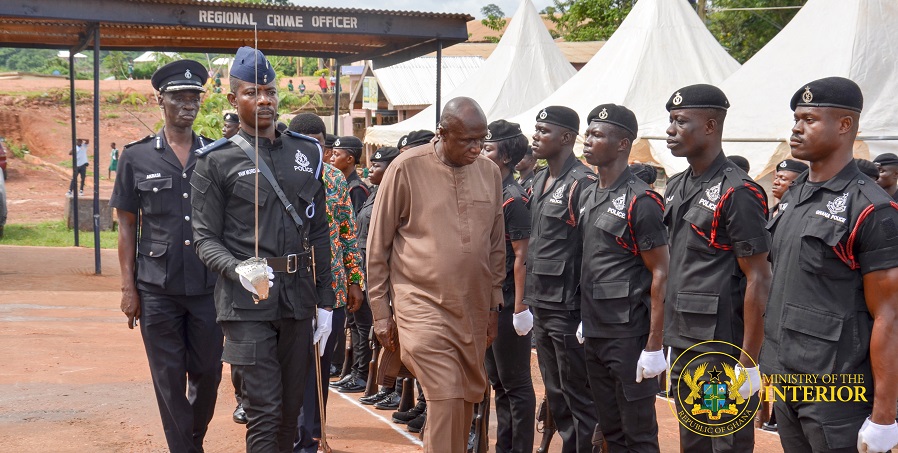 Mr Dery Inspecting a guard of honour