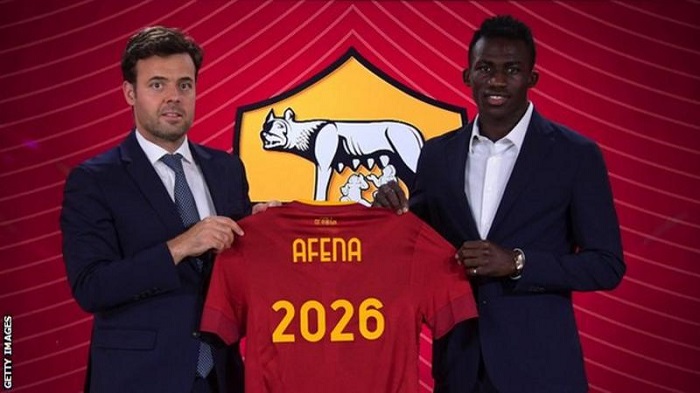 • Afena-Gyan (right) with AS Roma general manager Tiago Pinto