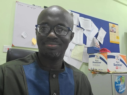 Dr Kwame Amponsah-Achiano