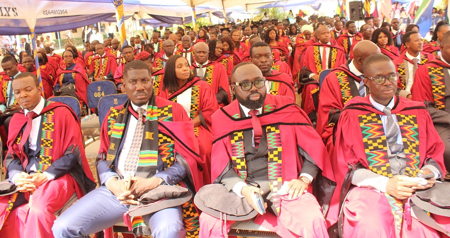 661 students 44 countries graduate form UG during 2021/22 academic year