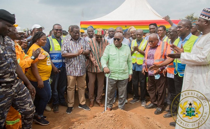 President Akufo-Addo (middle) about to cut sod for the start of work of Yendi roads