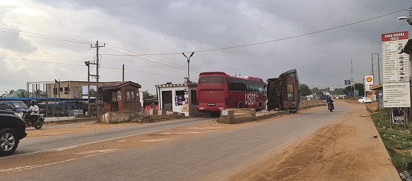 The toll booth at Afienya