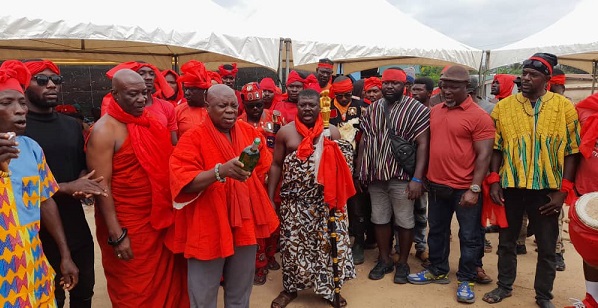 Some chiefs and opinion leaders of Odukpong Ofankor clad in red to register their displeasure