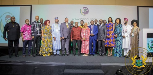 President Akufo-Addo (middle) with some executives of the Global Coalition