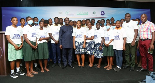 Dr Joseph Siaw Agyepong (middle) with the students