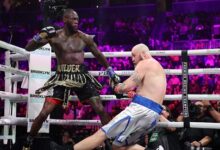 Wilder about to unleash the knock-out blow to the head of Robert Helenius
