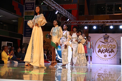 Students exhibiting their collections on stage