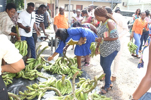 Some workers at the Ministries in Accra purchasing food stuffs