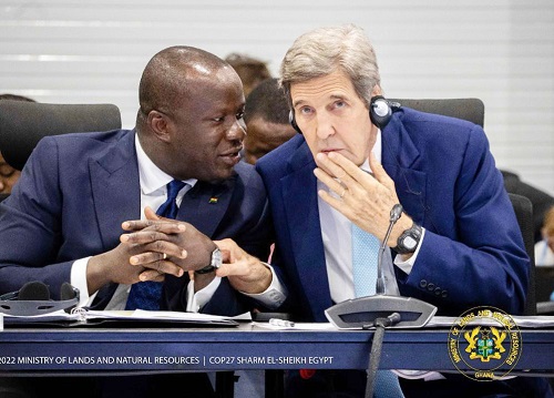 Mr Samuel Abu Jinapor(left) and Mr John Kerry co-chair 1st Ministerial Meeting Of Forests, Climate Leaders’ PartnershipCo Chair
