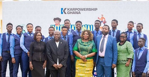 • Officials of Karpower, UNESCO and the students