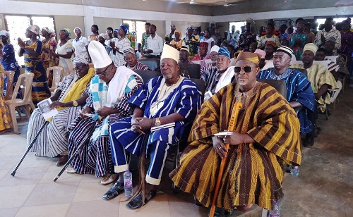 • Naa Karbo IV (second from right ), Naa Domalae (third from right) and other chiefs