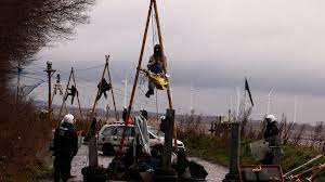 • Hundreds of activists in Lützerath have built precarious structures to sit in