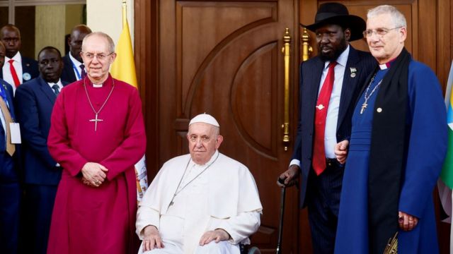 • Left-right: Archbishop of Canterbury, Justin Welby, Pope Francis, South Sudan President, Salva Kiir Mayardit, and Church of Scotland Moderator, Iain Greenshields
