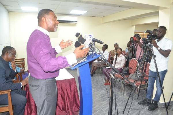 • Evangelist Dr Lawrence Tetteh addressing the press Photo: Victor A. Buxton