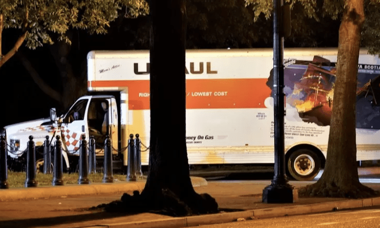 • Driver crashes U-Haul removal truck near White House