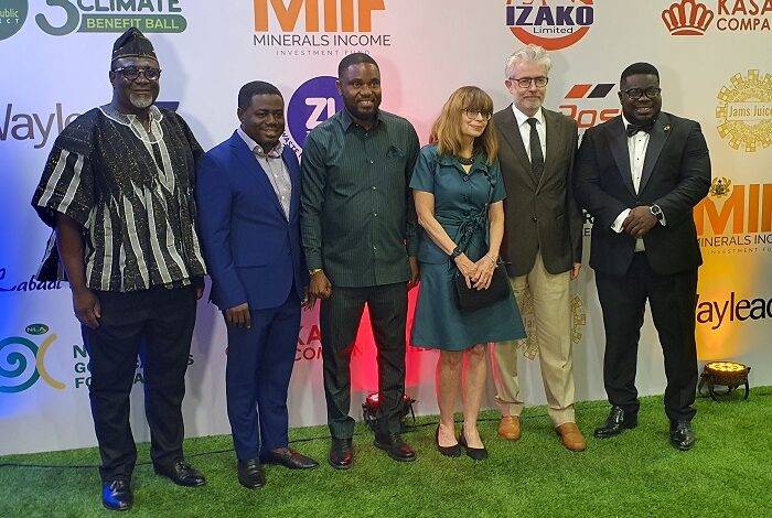 Nana Yaw Osei-Darkwa(third from left) with some dignitaires at the event. Photo Godwin Ofosu-Acheampong
