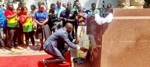 • Mr Mustapha Ussif lays a wreath on behalf of the state