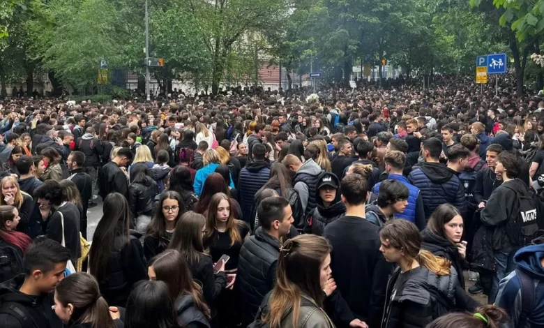 Thousands of people, mainly pupils from other Belgrade schools, converged on the school