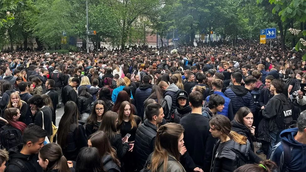 Thousands of people, mainly pupils from other Belgrade schools, converged on the school