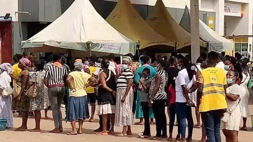 Ghanaians in queue to do SIM card registration