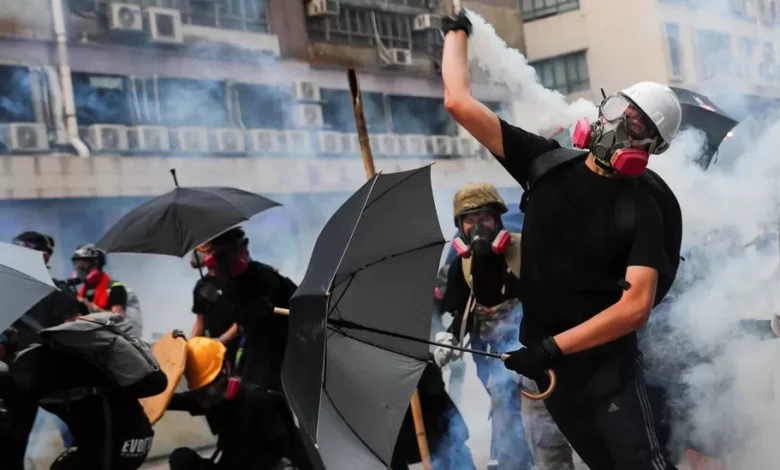 Hong Kong protest over authorities preparing to ban anthem