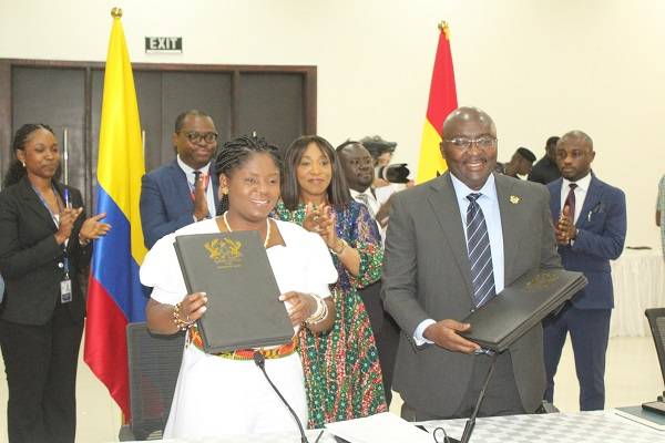Vice President Dr Bawumia (right), and Vice President Francia Marquez Mina showing the MoU signed. Photo. Ebo Gorman