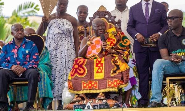 Otumfuo Osei Tutu II(seated middle) speaking at the event