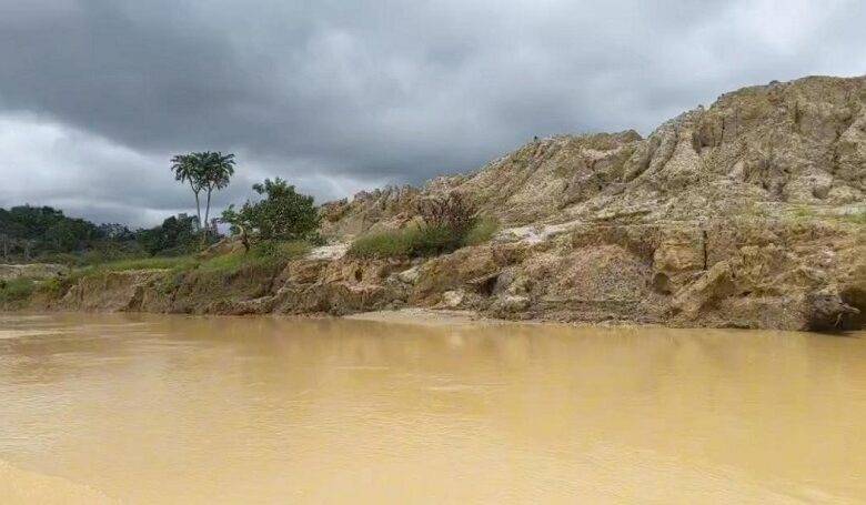 • Mining activities of Okobeng Mines at Gwira Assuawua and Afransie sites along the banks of River Ankobra