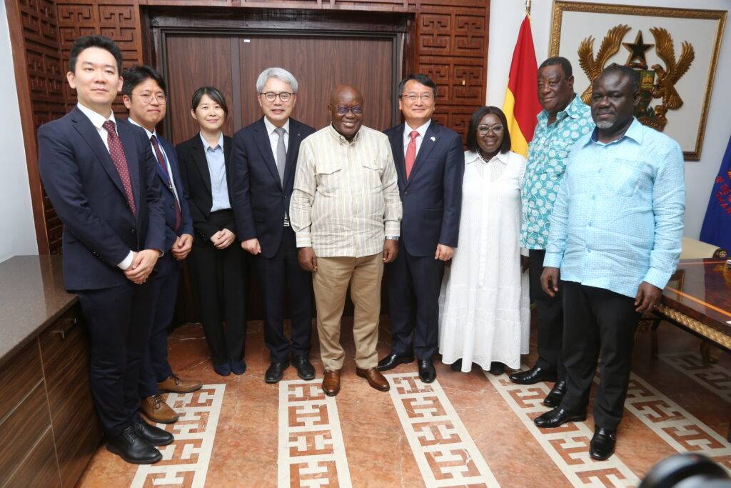 President Akufo-Addo (middle),  with the  Korea Eximbank delegation after the meeting at the Jubilee House