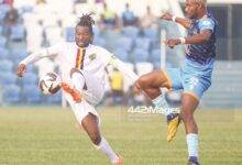• Abdul Aziz Nurudeen (left) controls the ball ahead of Asamoah Boateng Afriyie