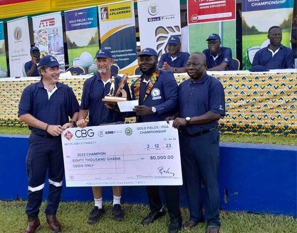 • Mr Van Der Merwe (second left), General Manager of Gold Fields and Alhaji Ahmed Padori of PGA (right) presenting prizes to Sunday Olapade.