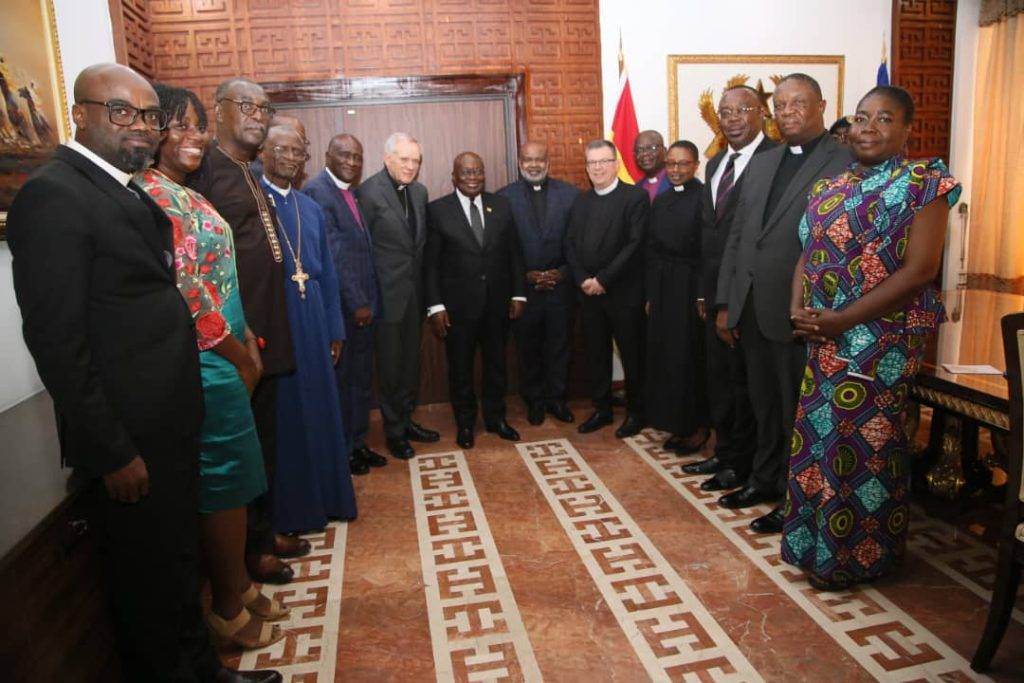 • President Akufo-Addo (middle) with Reverend
Dr Wesley Granberg-Michaelson (sixth from
left) and other dignitaries after the meeting
