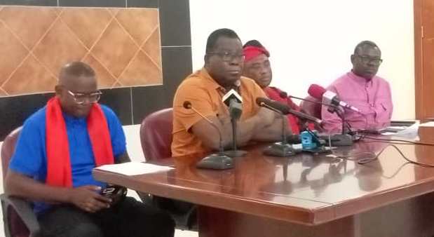-Mr Agbe-Carbonu (second from left) addressing the press, with leadership of the unions
