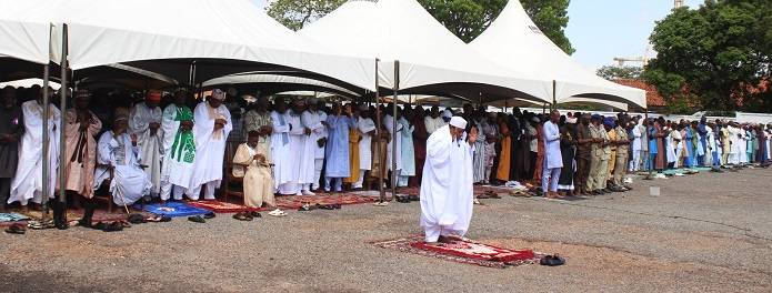 • Sheikh Mohammed Kamil Mohammed leading the prayers at the State House in Accra Photo: Ebo Gorman