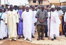 • Sheikh Ahmed (middle) with some Muslim leaders after the prayers